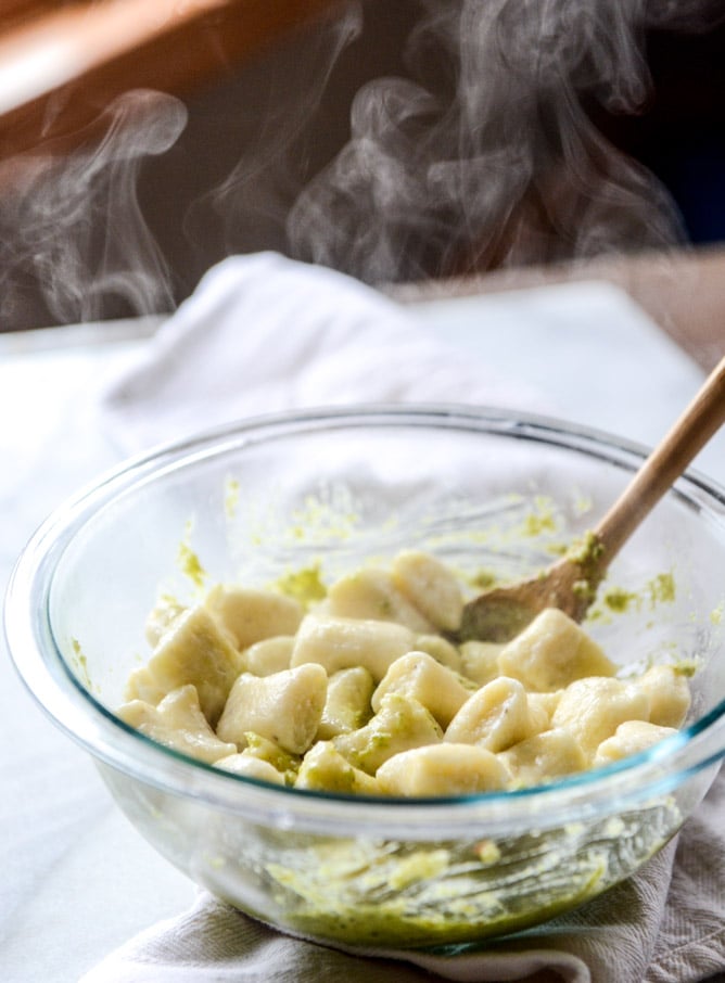homemade ricotta gnocchi with asparagus pesto I howsweeteats.com
