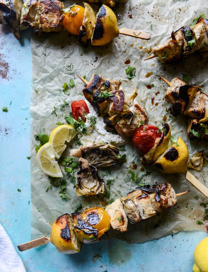 grilled chicken, burst tomato and artichoke skewers I howsweeteats.com