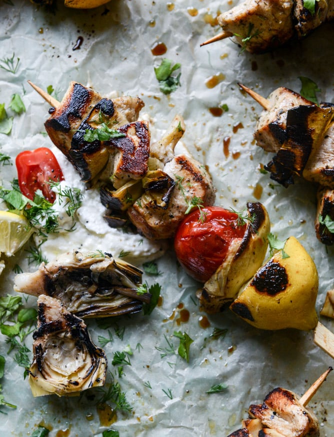 grilled chicken, burst tomato and artichoke skewers I howsweeteats.com
