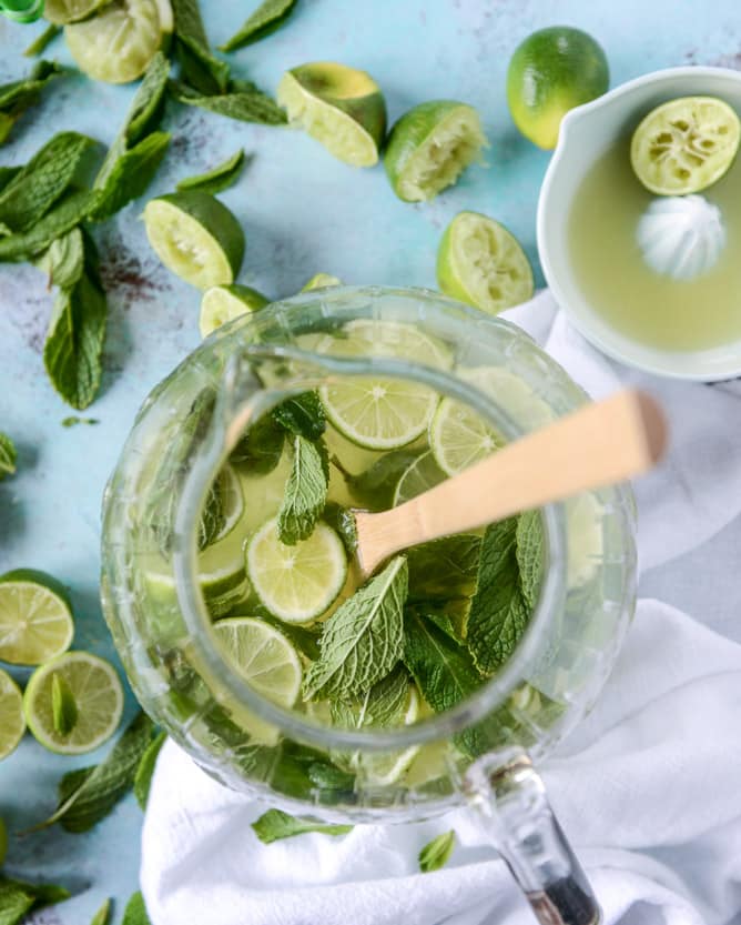 fresh mint limeade I howsweeteats.com