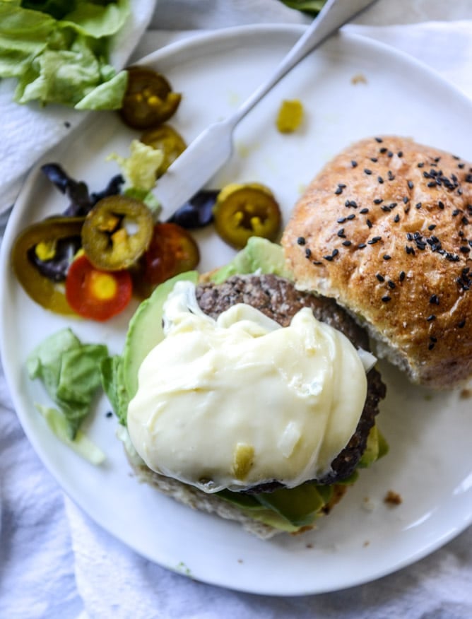 how to make queso cheese burgers I howsweeteats.com