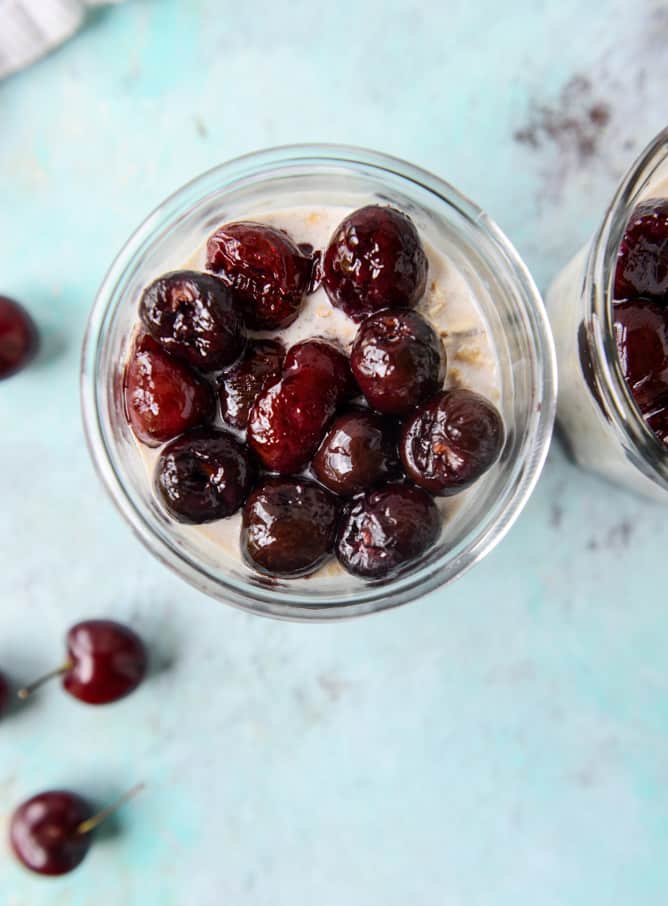 butter roasted cherry swirl overnight oats I howsweeteats.com