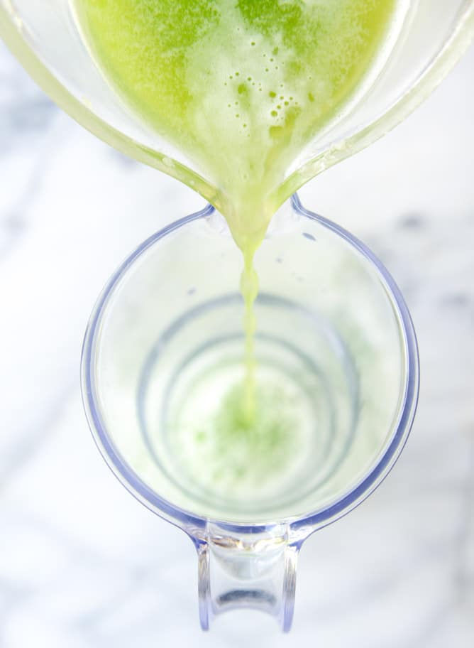 cucumber vodka soda I howsweeteats.com