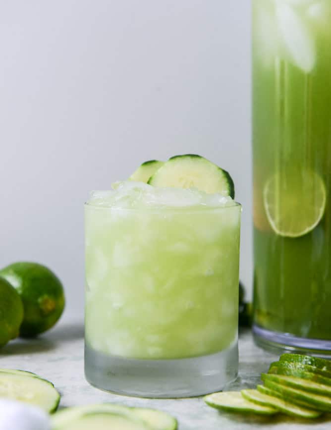 cucumber vodka soda I howsweeteats.com