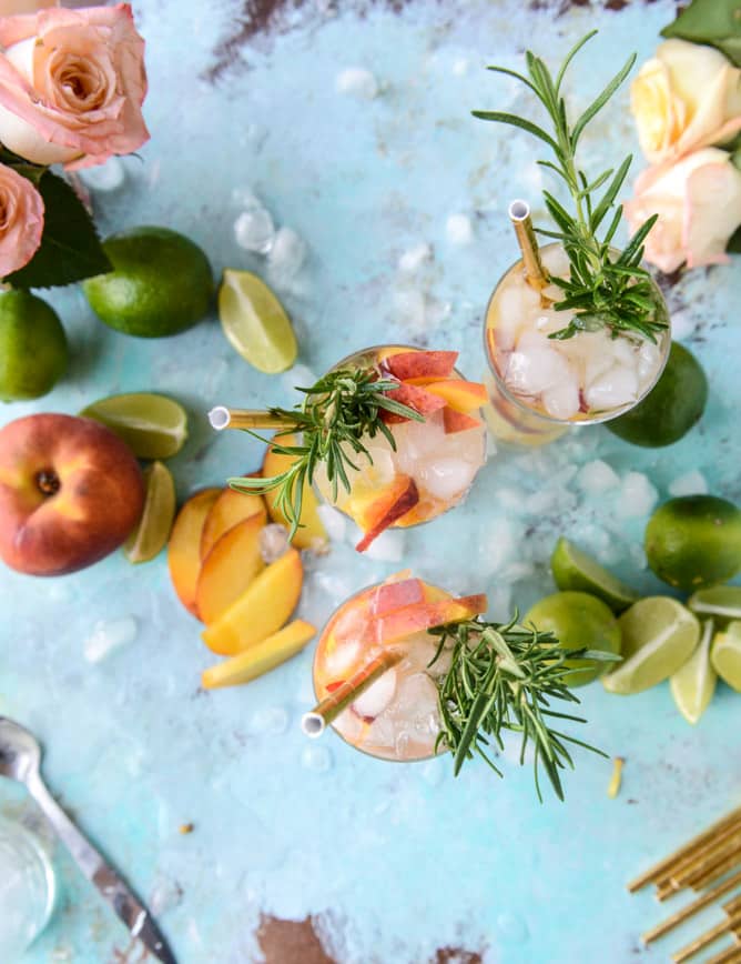 fresh peach gin and tonic I howsweeteats.com