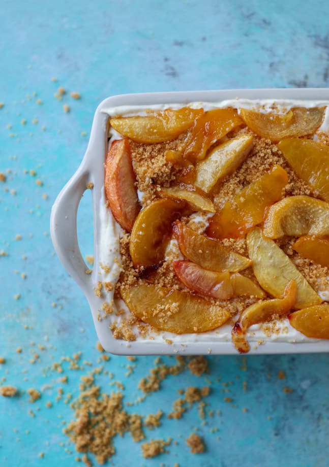 no-churn sugar roasted peach pie ice cream I howsweeteats.com