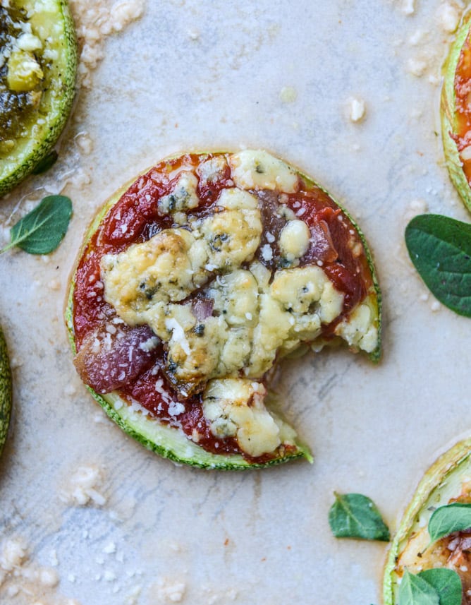 mini zucchini pizzas, three ways I howsweeteats.com