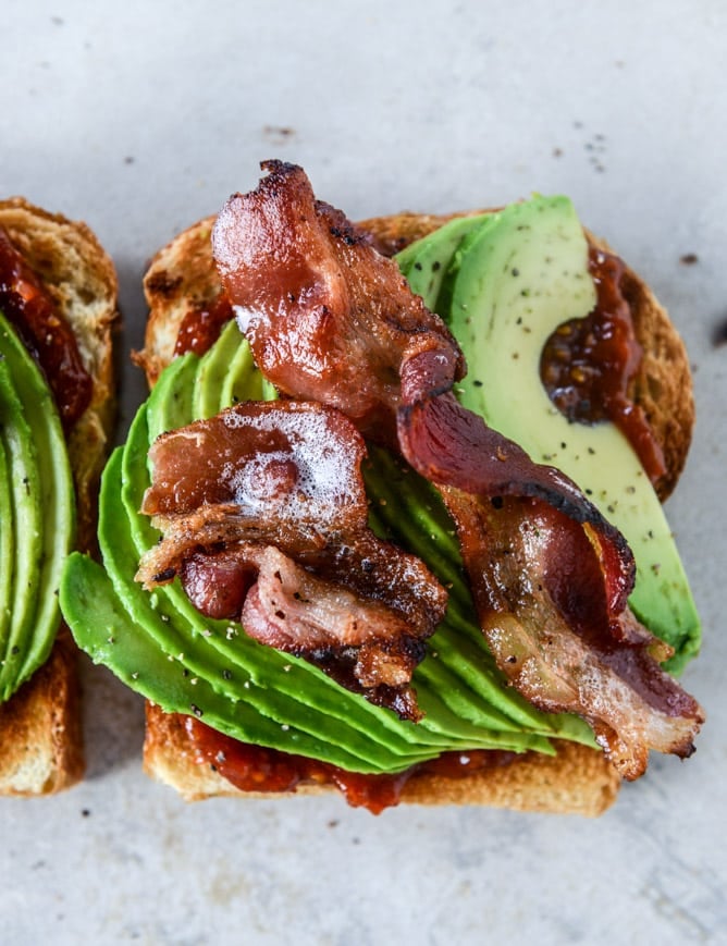 avocado, bacon and egg toast with quick tomato jam by @howsweeteats I howsweeteats.com