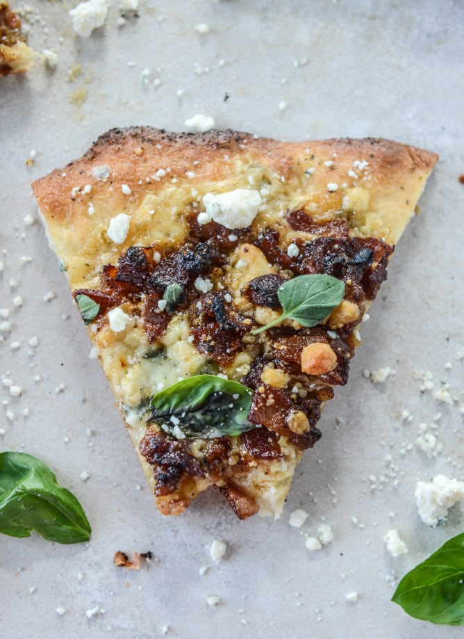 chipotle candied bacon and smoked blue cheese pizza by @howsweeteats I howsweeteats.com