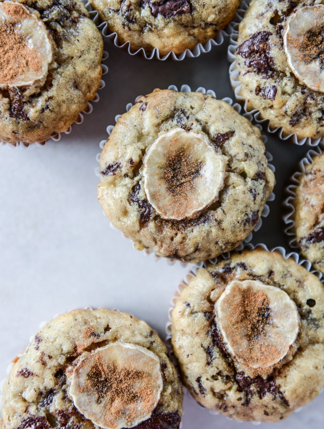 banana muffins with olive oil and dark chocolate I howsweeteats.com