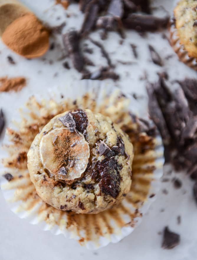banana muffins with olive oil and dark chocolate I howsweeteats.com