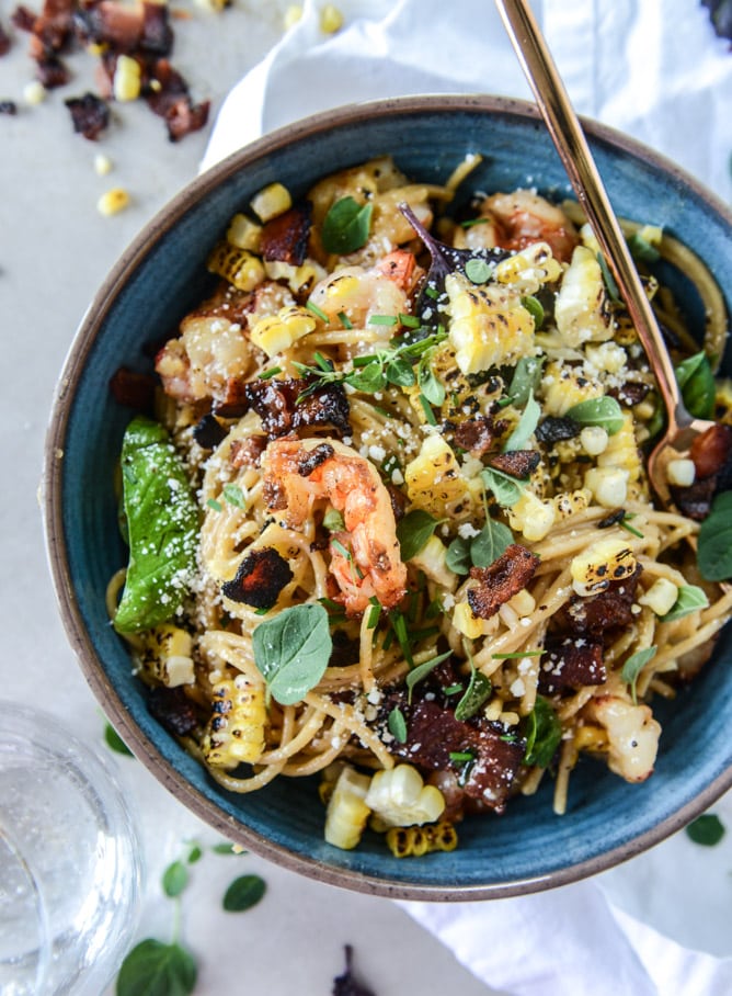 summer shrimp and charred corn pasta carbonara by @howsweeteats I howsweeteats.com