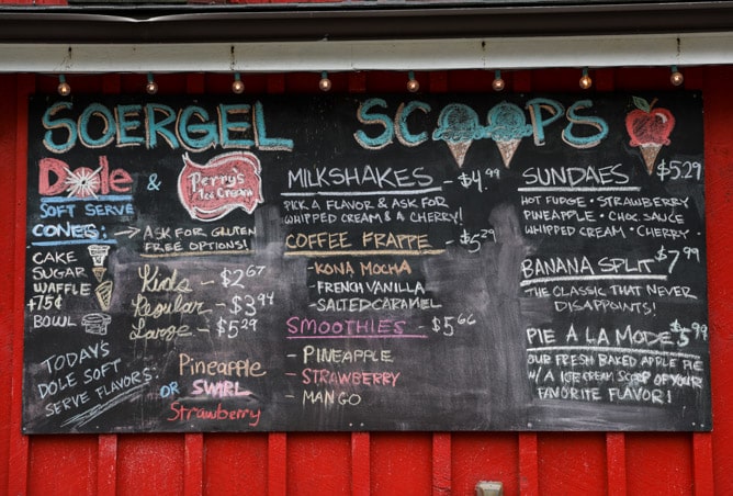 apple picking I howsweeteats.com