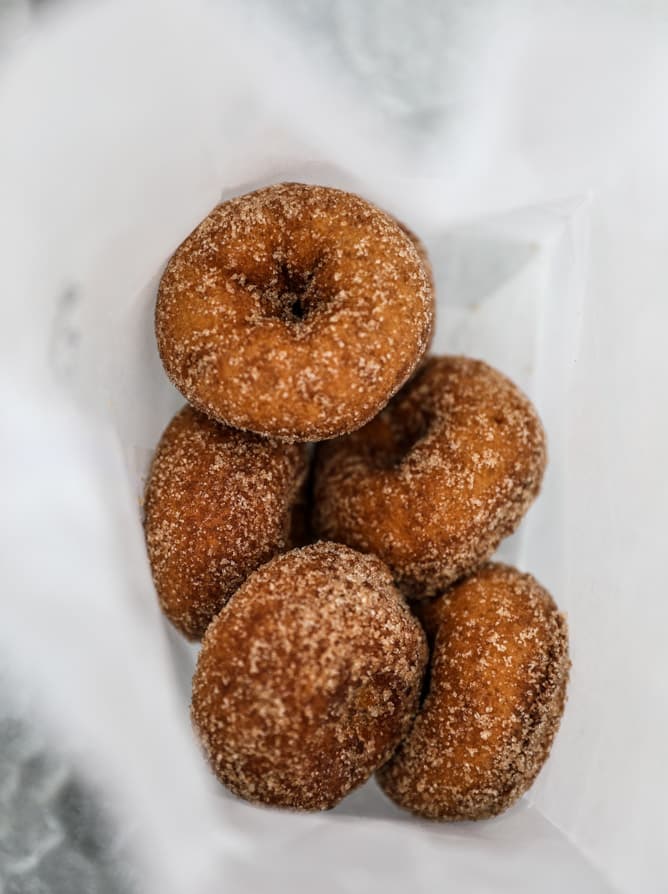 apple picking I howsweeteats.com