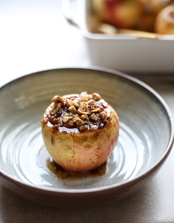 oatmeal baked apples with maple brown butter I howsweeteats.com
