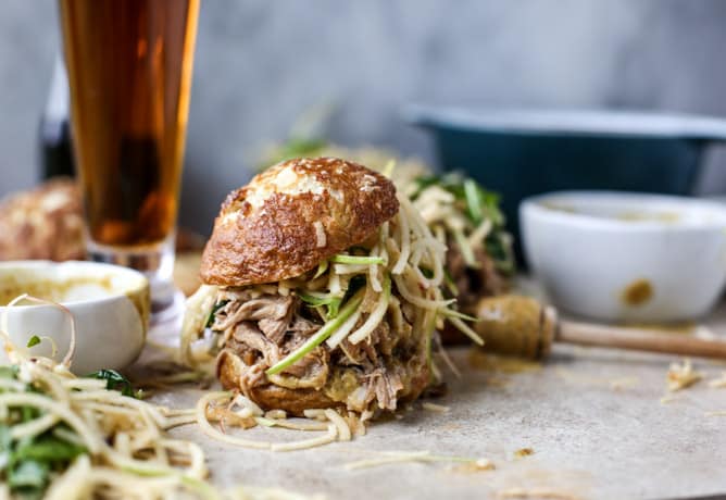 smoky pulled pork sandwiches with spiralized apple slaw I howsweeteats.com