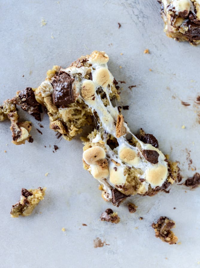 chocolate chip s'mores barsI howsweeteats.com