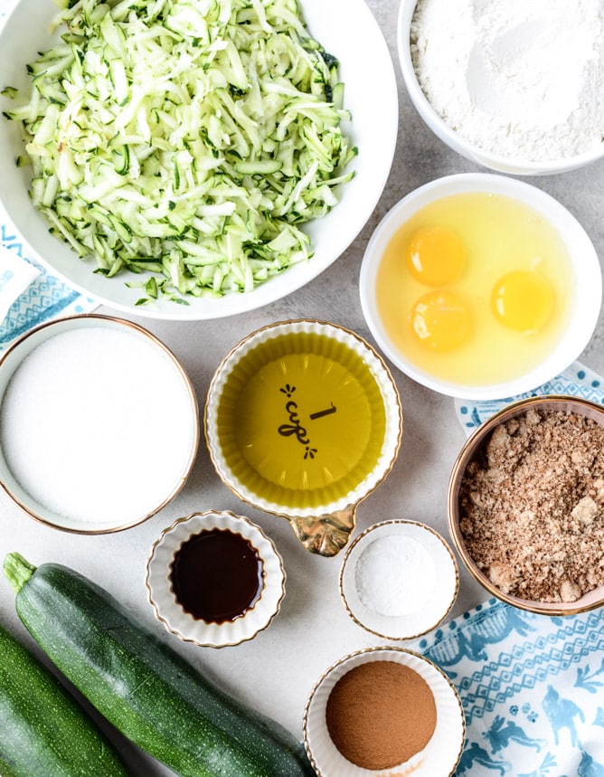 zucchini bread coffee cake by @howsweeteats I howsweeteats.com 