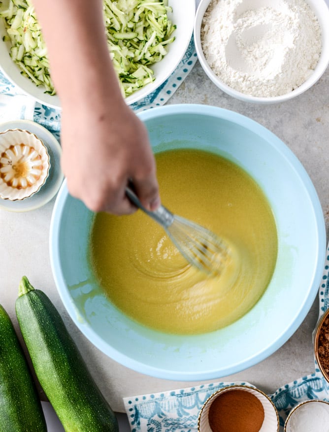 zucchini bread coffee cake by @howsweeteats I howsweeteats.com 