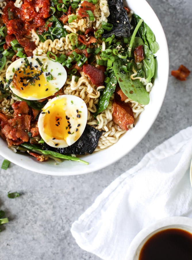 bacon and egg ramen I howsweeteats.com 