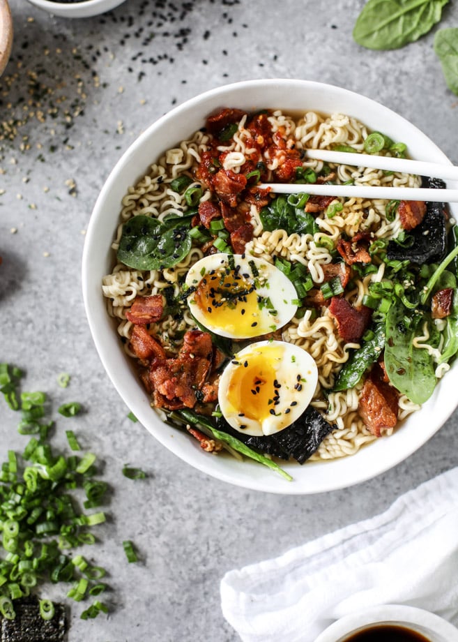 bacon and egg ramen I howsweeteats.com 
