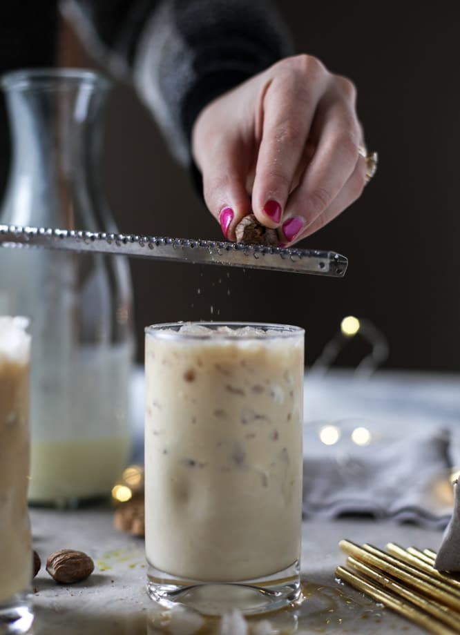 iced eggnog lattes I howsweeteats.com 