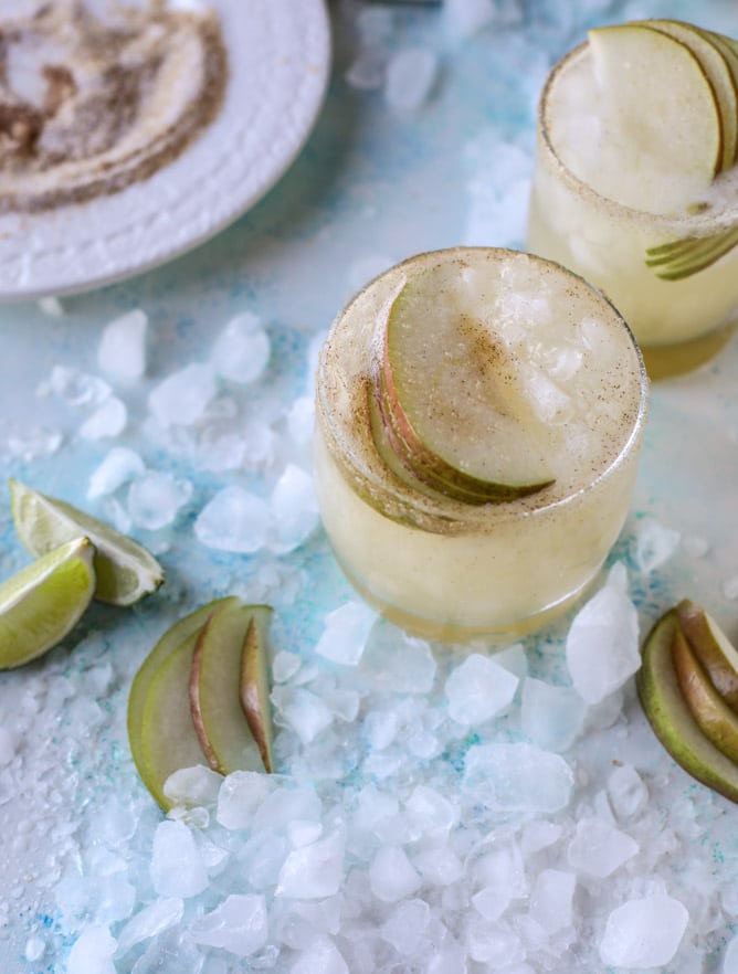 honey vanilla pear margaritas I howsweeteats.com 
