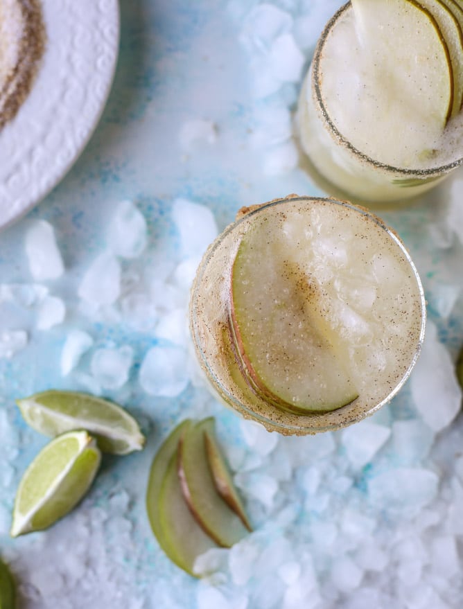 honey vanilla pear margaritas I howsweeteats.com 