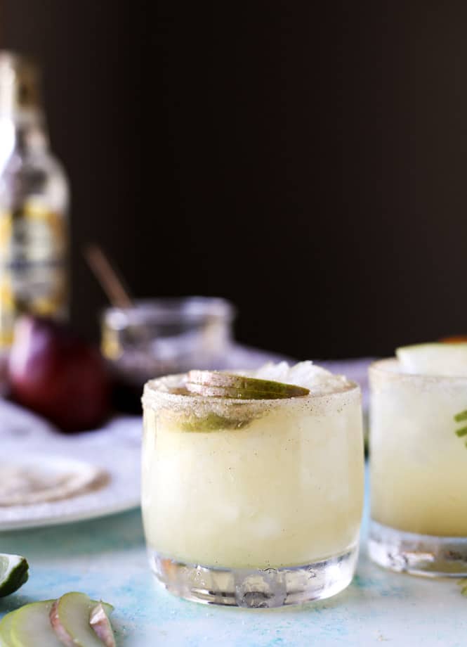 honey vanilla pear margaritas I howsweeteats.com 
