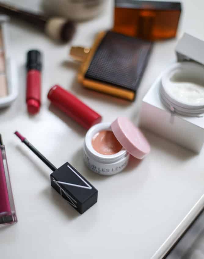 november beauty favorites I howsweeteats.com