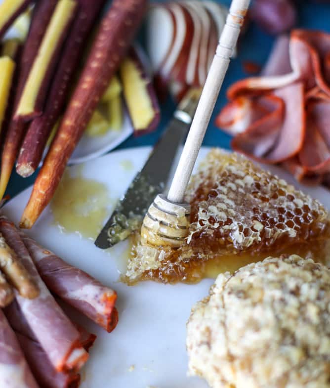 butternut squash cheeseball and a thanksgiving cheese board I howsweeteats.com 