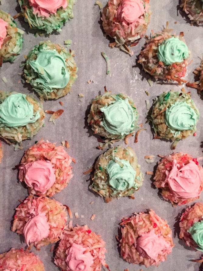 12 days of Christmas giveaway! I howsweeteats.com 