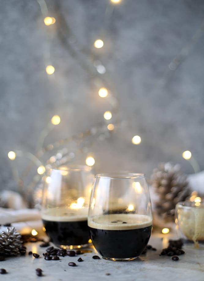 3 ingredient espresso martinis I howsweeteats.com 