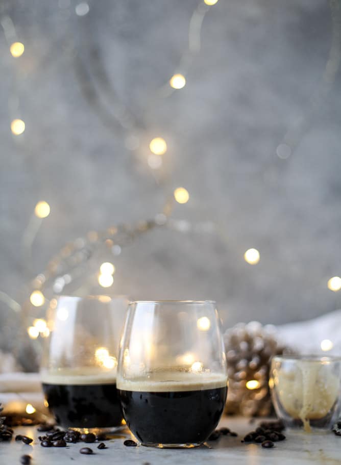 3 ingredient espresso martinis I howsweeteats.com 