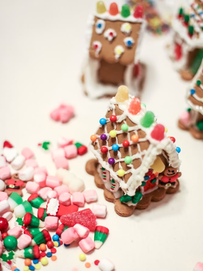 12 days of Christmas giveaway I howsweeteats.com 