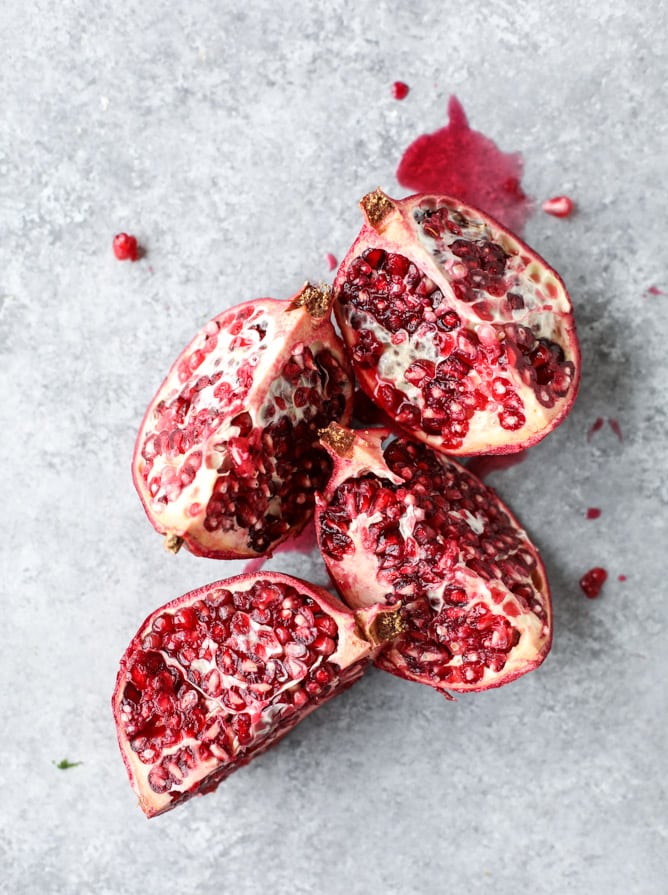 pomegranate vanilla skillet cobbler I howsweeteats.com 