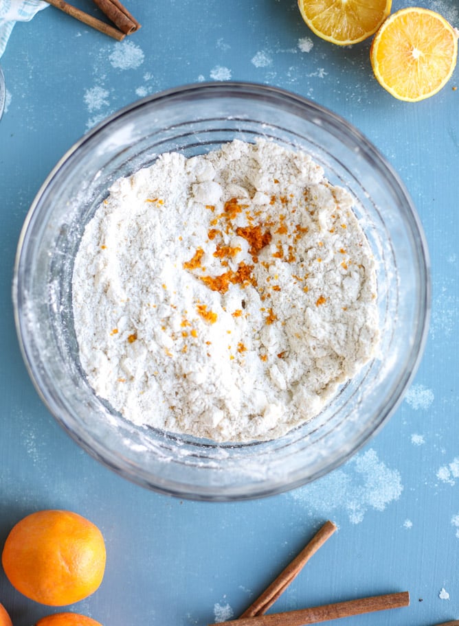 mini cinnamon orange scones I howsweeteats.com 