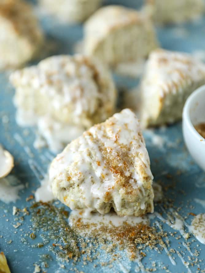 mini cinnamon orange scones I howsweeteats.com 