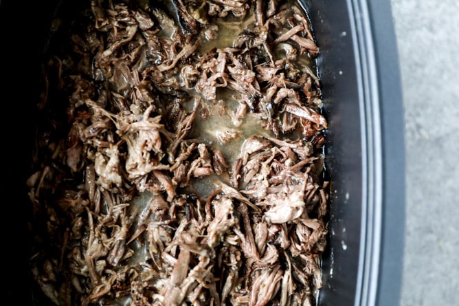 slow cooker cabernet beef short ribs with mascarpone polenta I howsweeteats.com 