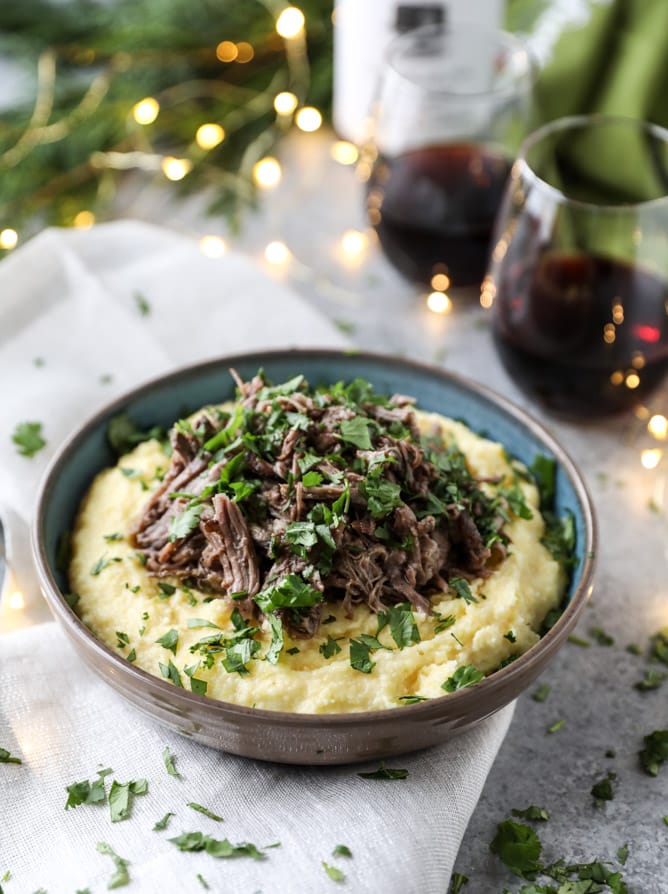 slow cooker cabernet beef short ribs with mascarpone polenta I howsweeteats.com 