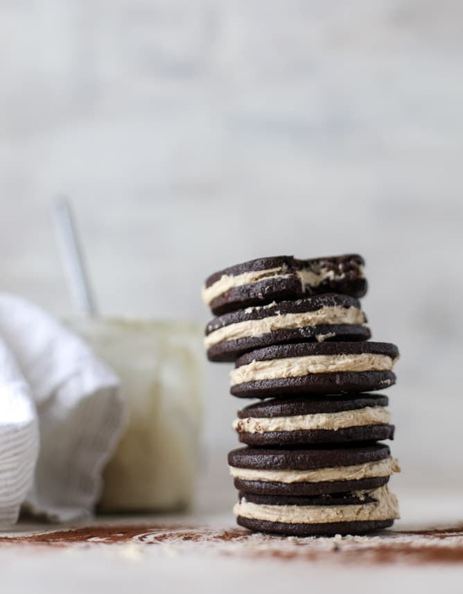 peanut butter oreos I howsweeteats.com 