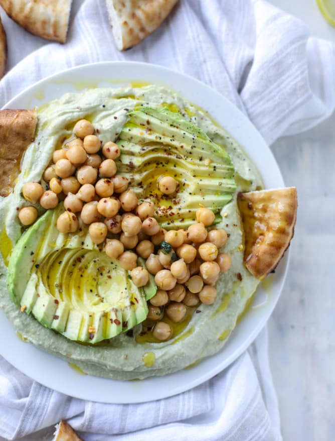 avocado hummus I howsweeteats.com