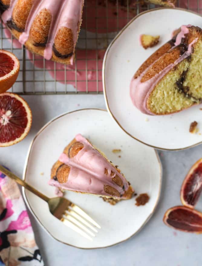 This blood orange coffee cake is made with greek yogurt and the most delicious blood orange glaze! Perfect for a winter breakfast or brunch! I howsweeteats.com #bloodorange #coffeecake