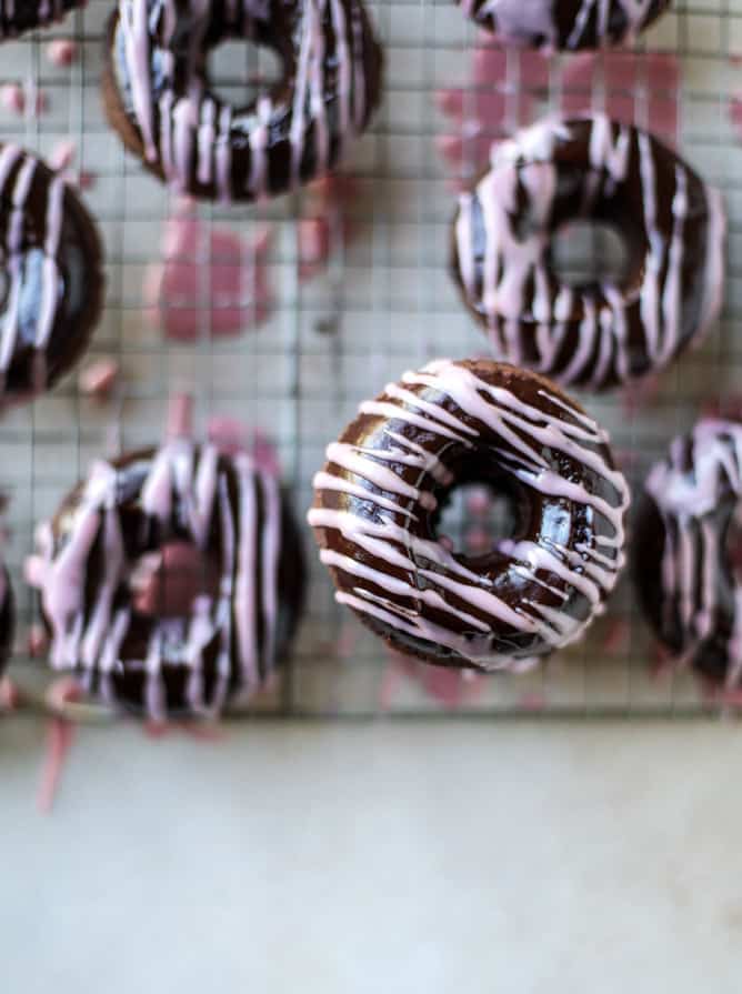 baked chocolate fudge donuts I howsweeteats.com