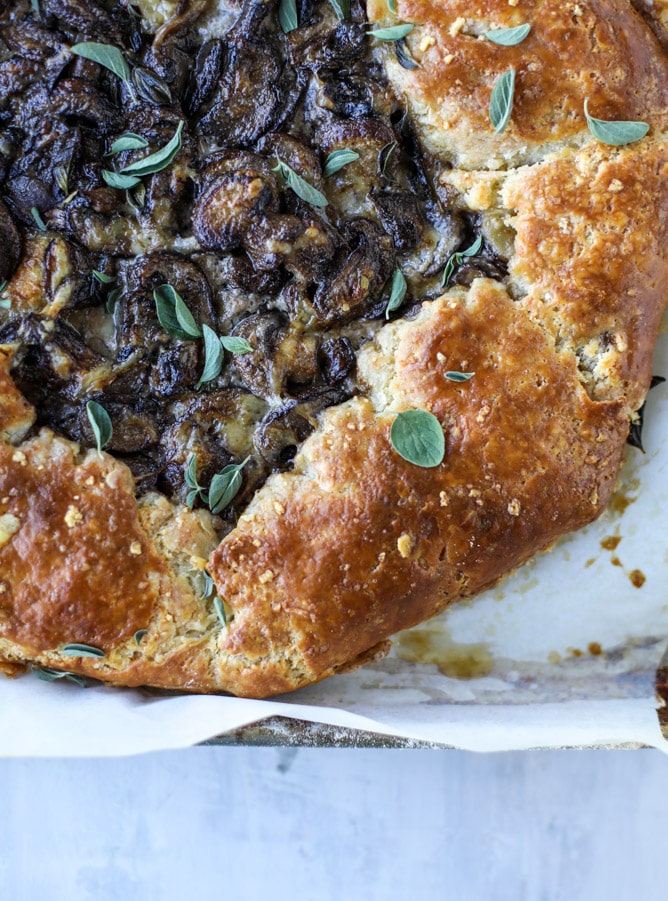portobello mushroom galette with gruyere thyme crust I howsweeteats.com 