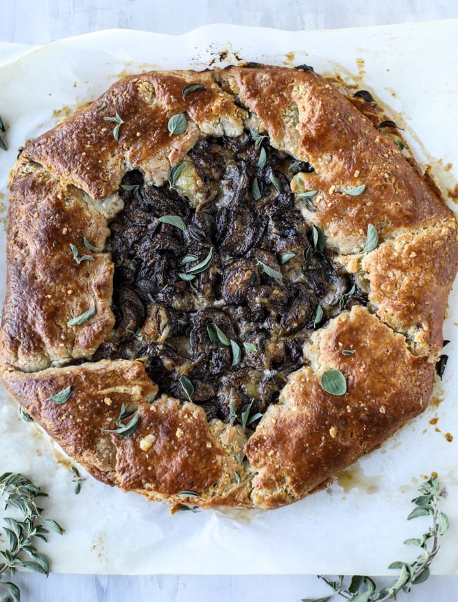 portobello mushroom galette with gruyere thyme crust I howsweeteats.com 