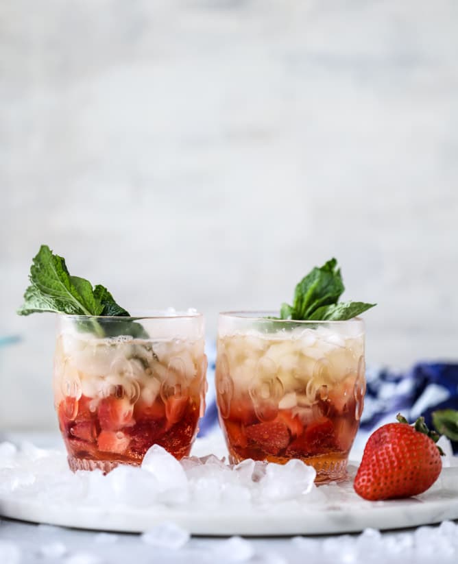 strawberry ginger smash I howsweeteats.com