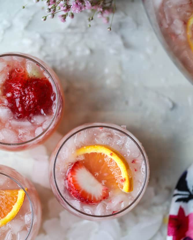 strawberry citrus easter punch I howsweeteats.com