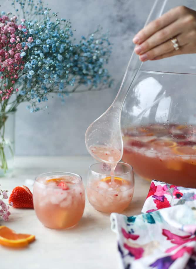 strawberry citrus easter punch I howsweeteats.com