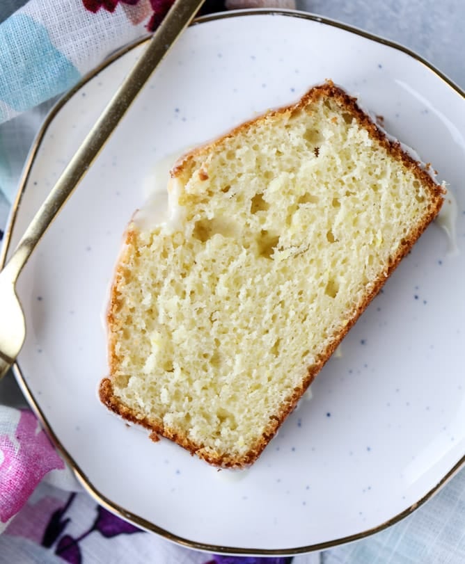 greek yogurt lemon loaf I howsweeteats.com